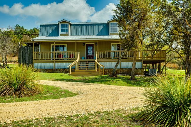 281 Kloster Ln, Home with 3 bedrooms, 2 bathrooms and 20 parking in Blanco TX | Image 9
