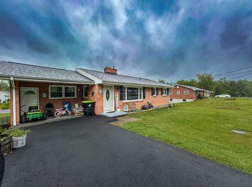 1217 Allison Ln, Pulaski, VA, 24301-3501 | Card Image