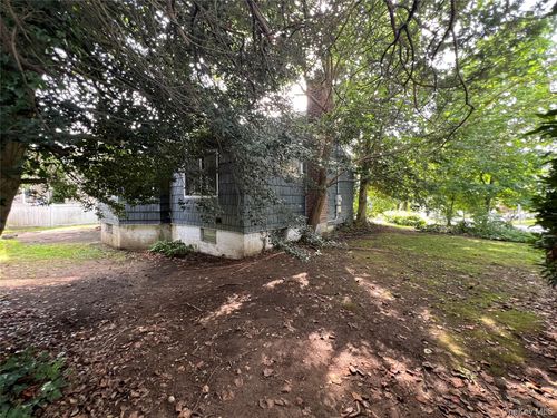 9 Tulip Ln, Port Washington, NY, 11050-4213 | Card Image