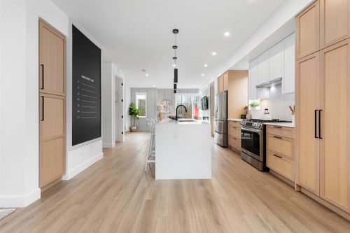 53-20763 76 Ave, Langley, BC, V2Y3N8 | Card Image