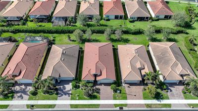 19313 Yellowtail Court, House other with 3 bedrooms, 2 bathrooms and null parking in Venice FL | Image 3