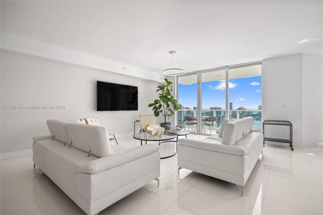 UNIT-2807 - 3301 Ne 183 Rd St, Condo with 3 bedrooms, 4 bathrooms and null parking in Aventura FL | Image 9