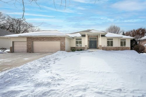 3139 Anric Dr, Eau Claire, WI, 54701-3054 | Card Image