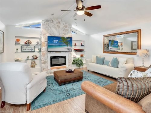 955 Iris Ct, MARCO ISLAND, FL, 34145-2316 | Card Image