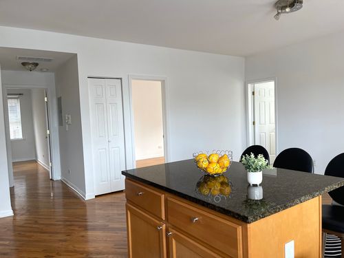 apt-1w-2414 W Bryn Mawr Ave, Chicago, IL, 60659-5133 | Card Image