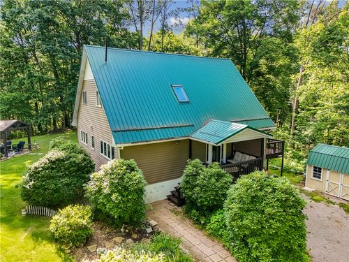 32 Woodlawn Dr, Freeport, PA, 16229-1940 | Card Image