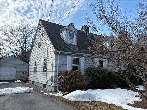 10 Jesse Davis Ln, Barrington, RI, 02806-4422 | Card Image