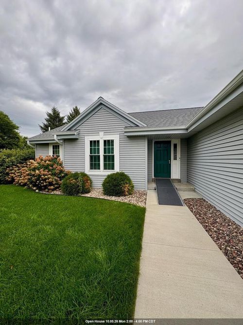 1701 Steeple Dr, East Troy, WI, 53120-2066 | Card Image