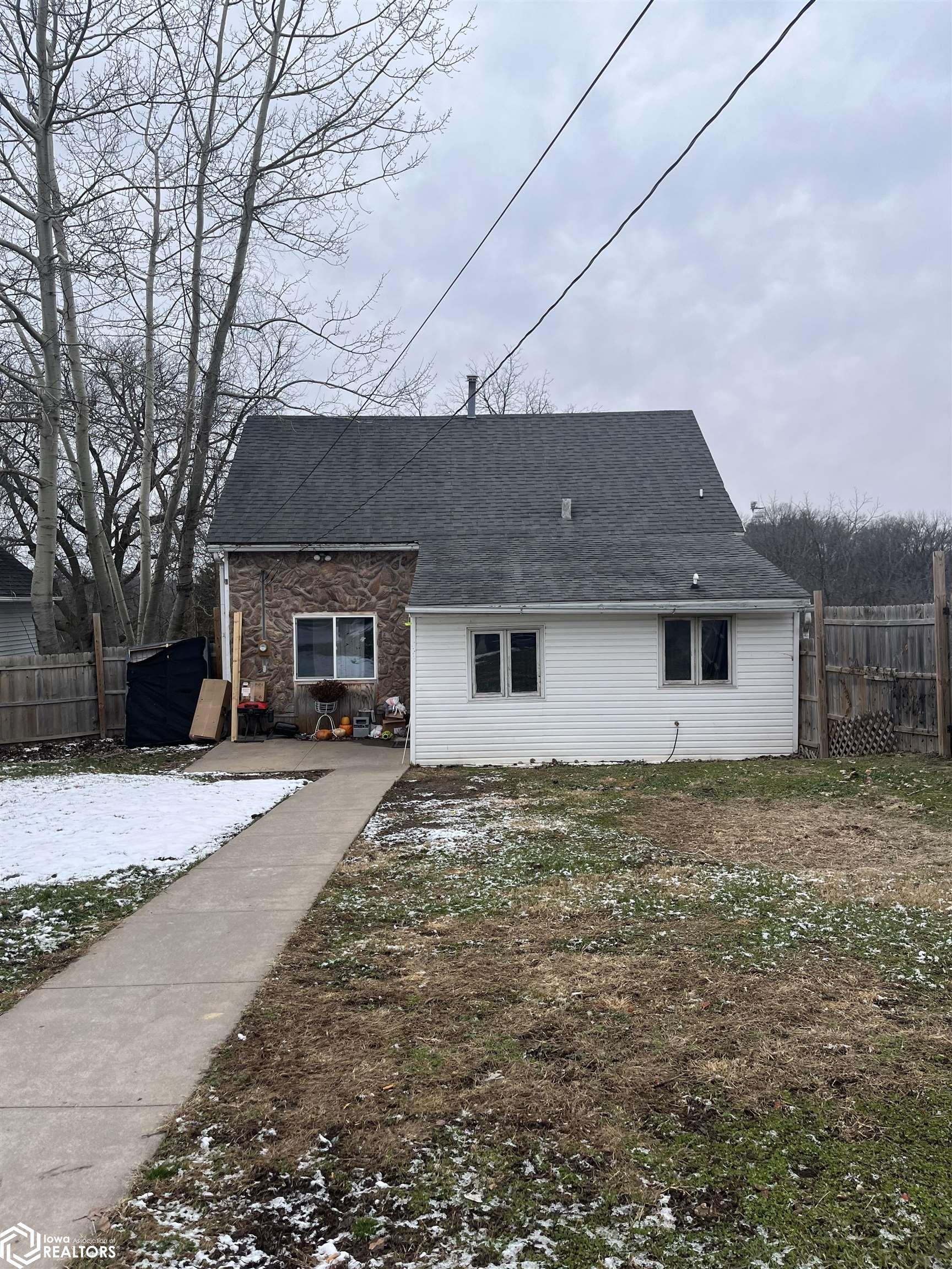 Gertrude St, Burlington, IA 52601