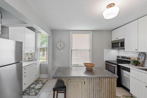 633 Kent St, Saint Paul, MN, 55103-1616 | Card Image