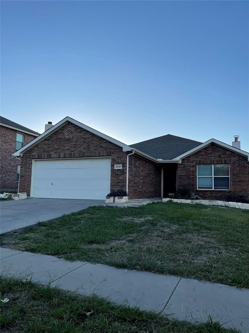 8128 Colwick Ln, Arlington, TX, 76002-4237 | Card Image