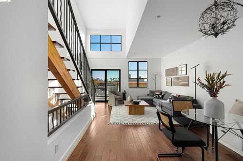 508-4811 Telegraph Ave, Oakland, CA, 94609-2429 | Card Image