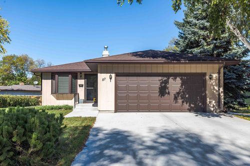 87 28th Ave N, Fargo, ND, 58102-1619 | Card Image