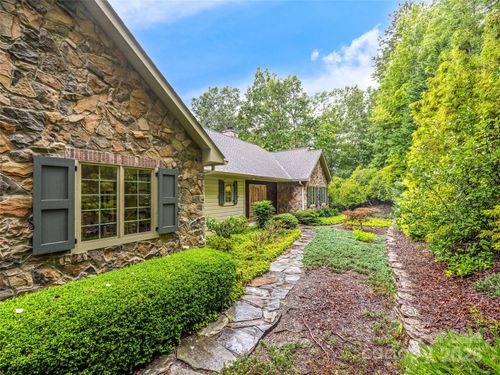 2043 Campbell Dr, Pisgah Forest, NC, 28768-8594 | Card Image
