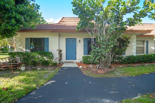 4-2366 Sw 70th Way, Davie, FL, 33317-7103 | Card Image