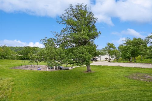 2245 Tranquil Ct Nw, Cedar Rapids, IA, 52405-1121 | Card Image