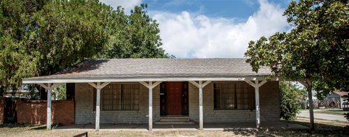 902 W Main St, Olney, TX, 76374-1748 | Card Image