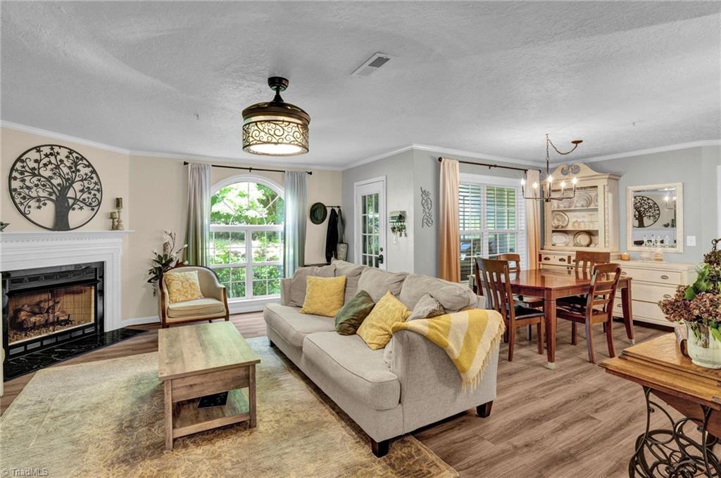 Rivertree Ln, Winston Salem, NC 27103