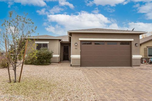 926 N Gomez St, Dewey-Humboldt, AZ, 86327-7263 | Card Image