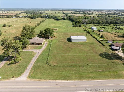 2104 E Columbia St, Okemah, OK, 74859-5207 | Card Image