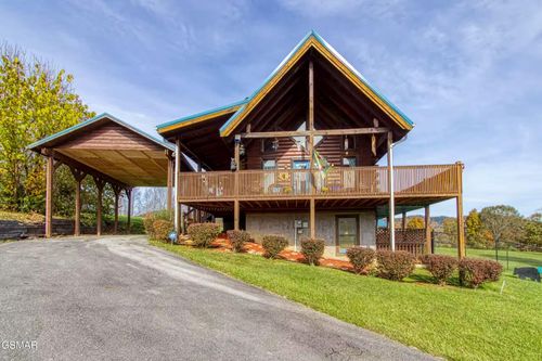 3402 Cherokee Ridge Way, Sevierville, TN, 37862-8689 | Card Image