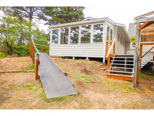 88539 5th Ave, Florence, OR, 97439-9107 | Card Image