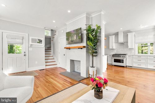 10155 Laureate Way, BETHESDA, MD, 20814 | Card Image