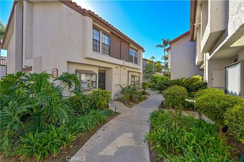 376 Hawaii Way, Placentia, CA, 92870-6039 | Card Image