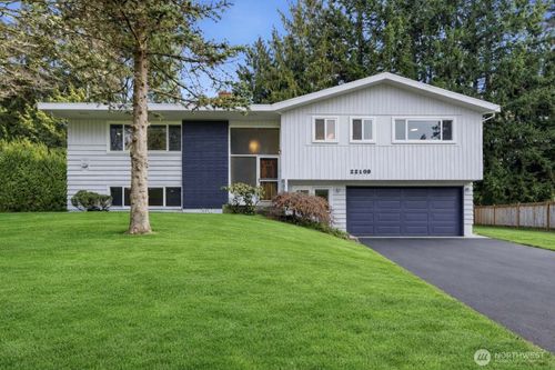 22109 93rd Pl W, Edmonds, WA, 98020-4511 | Card Image