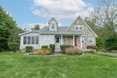 7 Carolyn Ct, North Haven, CT, 06473-4003 | Card Image