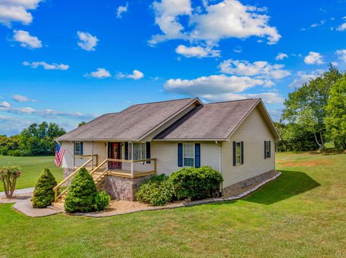 869 Chestnut Grove Cir, Dandridge, TN, 37725-4251 | Card Image