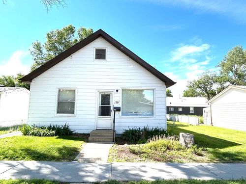 1111 Braemar St Se, Medicine Hat, AB, T1A0W1 | Card Image