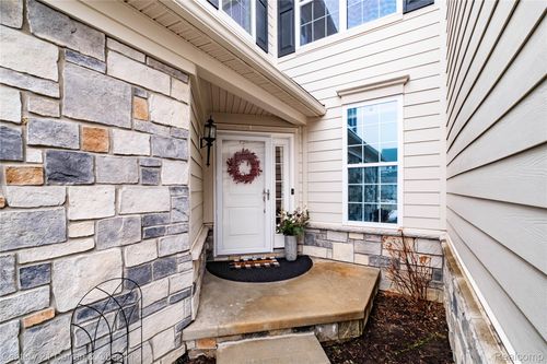 42908 Cardinal Way, Novi, MI, 48375-3655 | Card Image