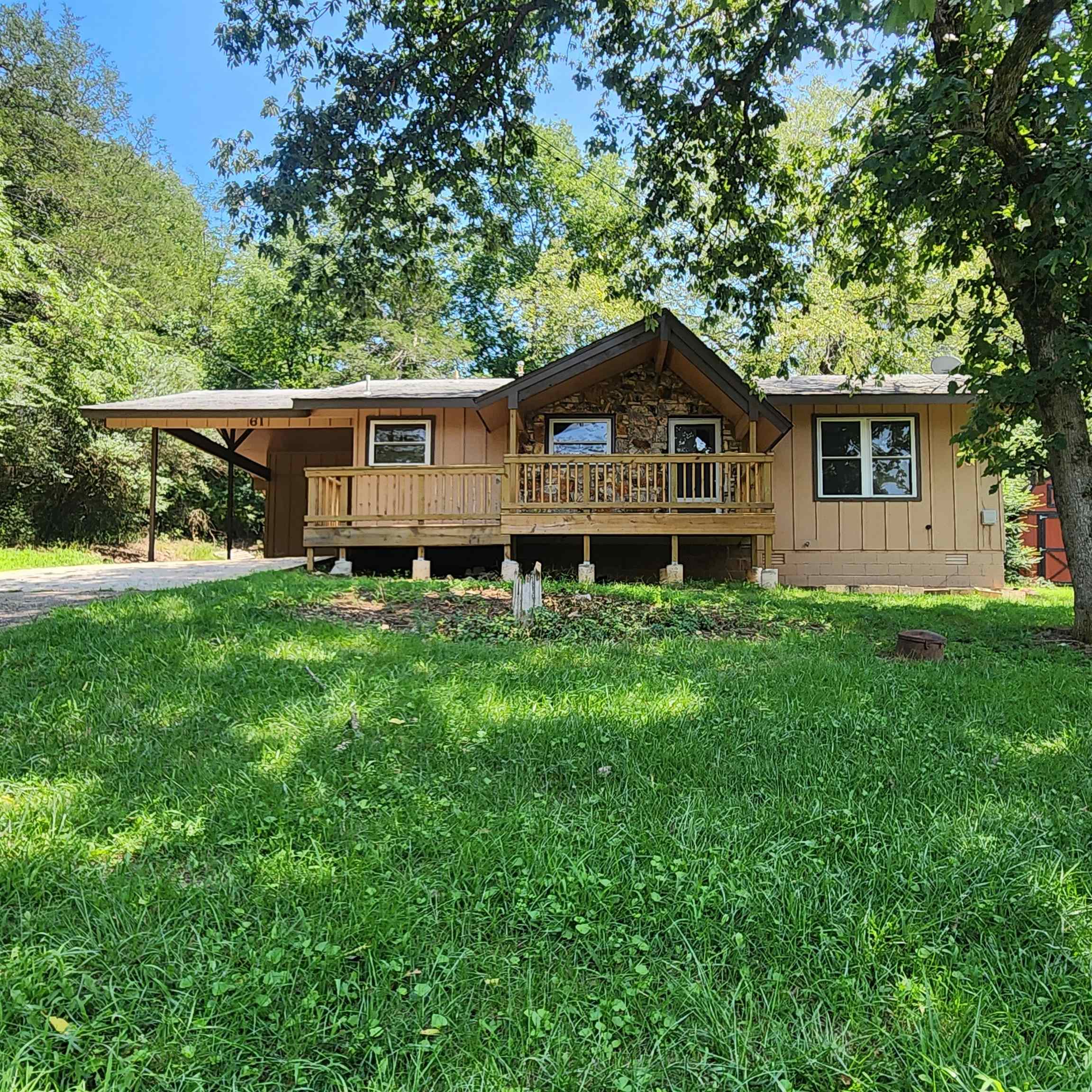 Lakeshore Dr, Cherokee Village, AR 72529