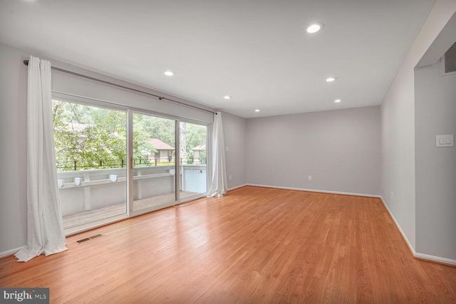 11022 Saffold Way, Townhouse with 4 bedrooms, 3 bathrooms and null parking in RESTON VA | Image 13