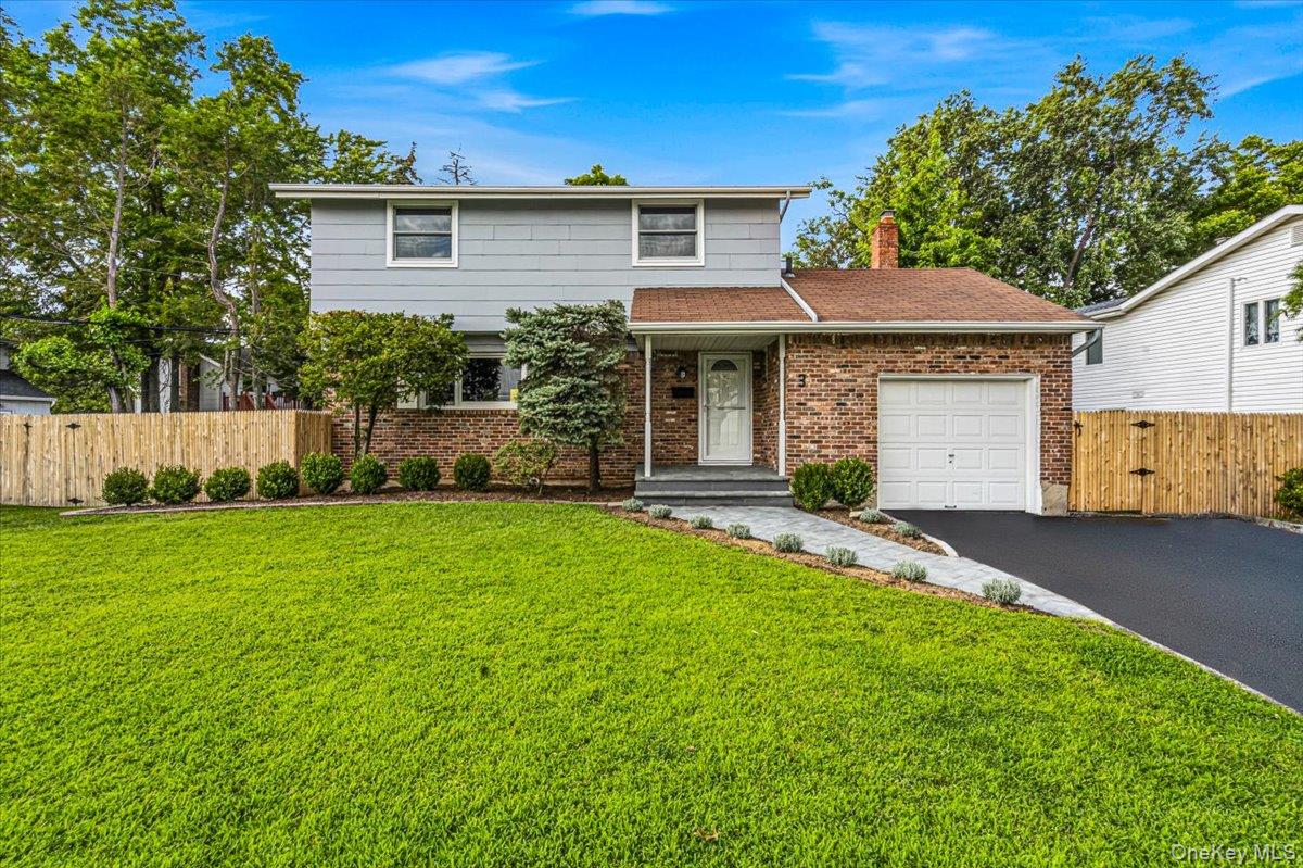 3 Fishermans Dr, Pending in Port Washington - eXp Realty