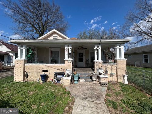 920 1st Ave, Charleston, WV, 25302-1455 | Card Image