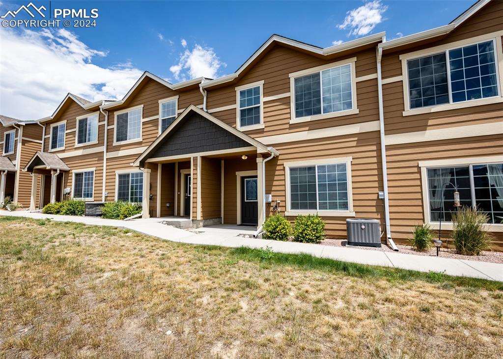 Final View Aly, Colorado Springs, CO 80910