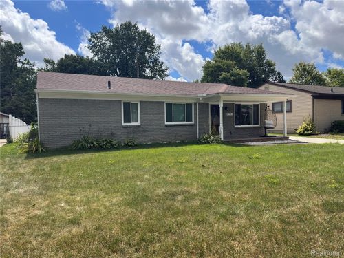 8706 Cologne Dr, Sterling Heights, MI, 48314-1636 | Card Image