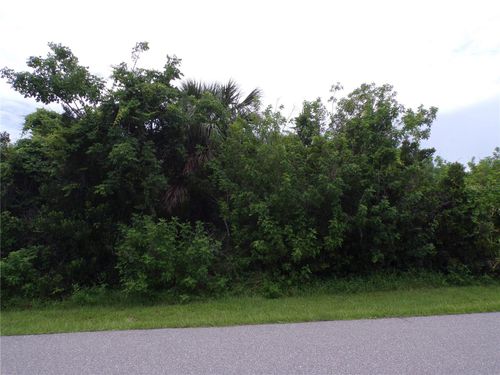 15417 Lakeland Cir, PORT CHARLOTTE, FL, 33981-4610 | Card Image