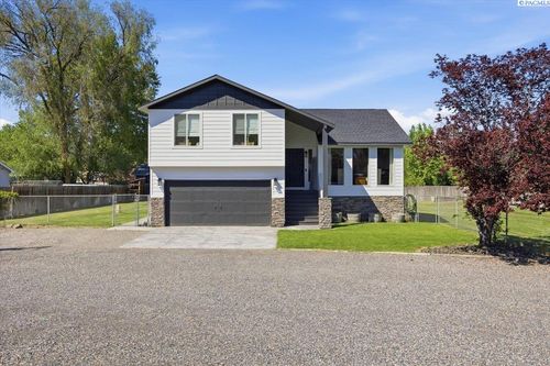516 Canal, West Richland, WA, 99353-9998 | Card Image