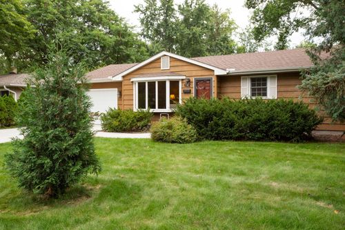 622 Sunset Ln, River Falls, WI, 54022-1253 | Card Image