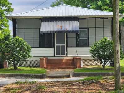 301 Saint Patrick St, House other with 4 bedrooms, 2 bathrooms and null parking in Donaldsonville LA | Image 1