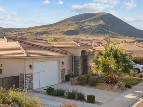 233 N 2680 W, Hurricane, UT, 84737-3548 | Card Image