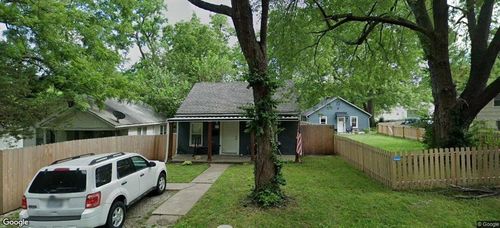 219 E 80th St, Kansas City, MO, 64114-2505 | Card Image