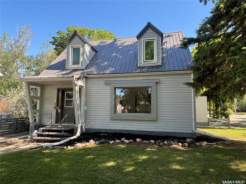 420 Macleod Ave E, Melfort, SK, S0E1A0 | Card Image
