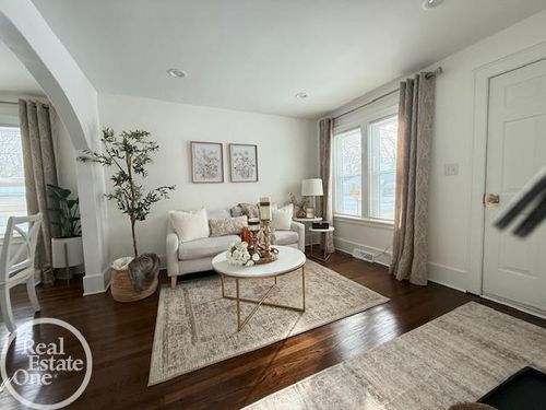 18404 Dalby, Redford, MI, 48240-1732 | Card Image