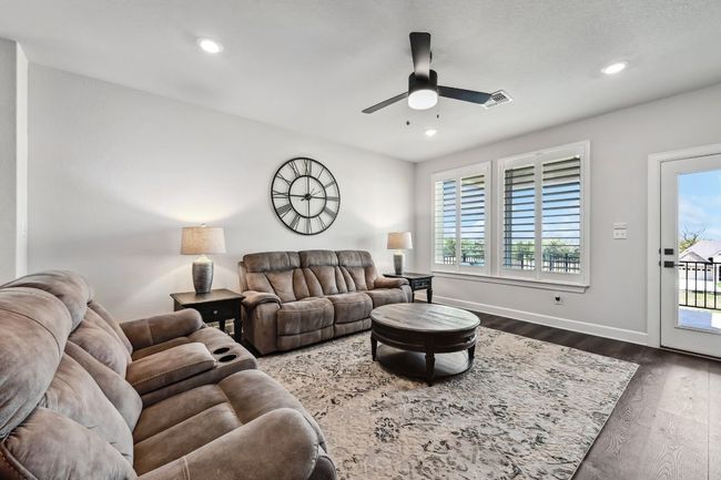 113 Cibolo Creek Loop, House other with 3 bedrooms, 3 bathrooms and 4 parking in Bastrop TX | Image 11