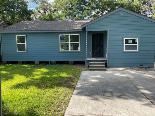 8166 Oak Knoll Ln, Houston, TX, 77028-1936 | Card Image