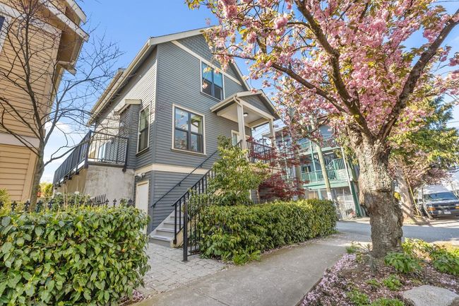 431 Vernon Drive, Townhouse with 3 bedrooms, 2 bathrooms and 1 parking in Vancouver BC | Image 2